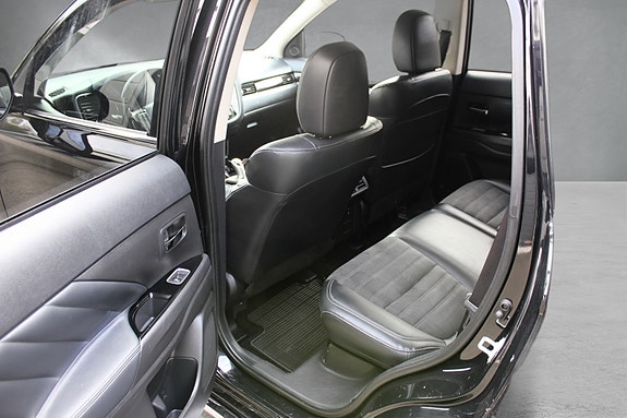 Mitsubishi Outlander 16 of 25