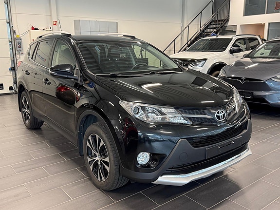 Toyota RAV4 7 of 13