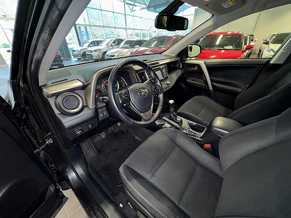 Toyota RAV4 12 of 13