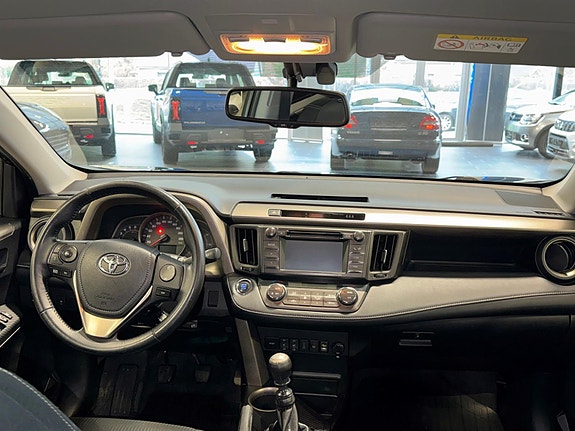 Toyota RAV4 9 of 13