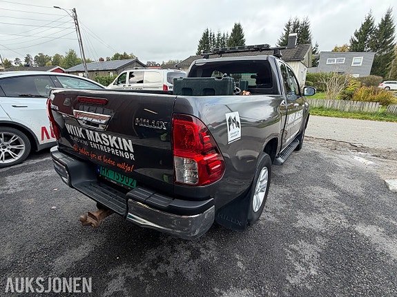 Toyota HiLux 5 of 30