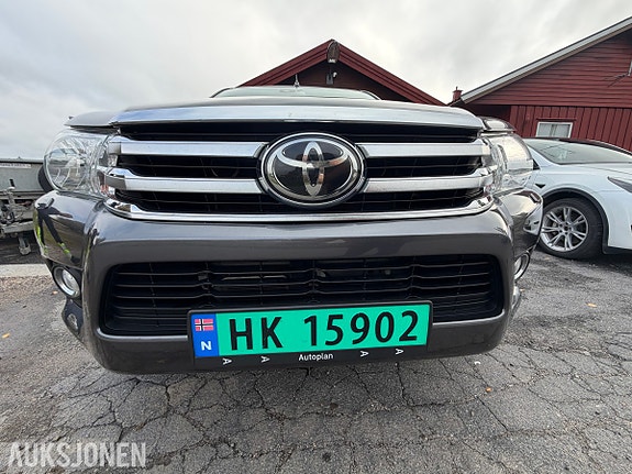 Toyota HiLux 15 of 30