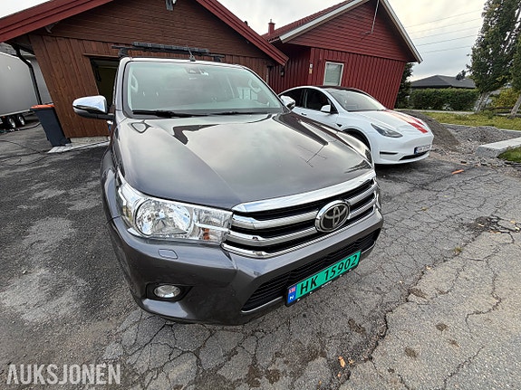 Toyota HiLux 8 of 30