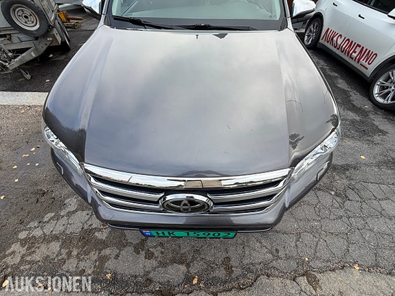 Toyota HiLux 16 of 30