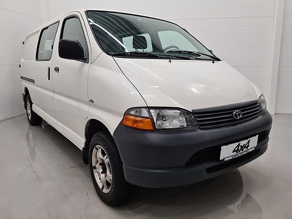 Toyota HiAce 25 of 30