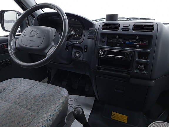 Toyota HiAce 14 of 30