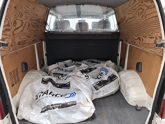 Toyota HiAce 28 of 30