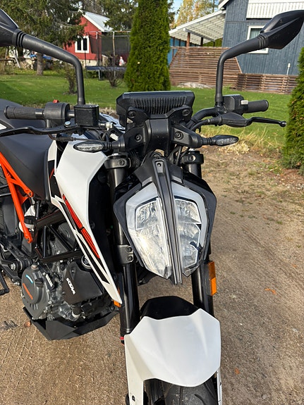 KTM 125 Duke 6 of 19