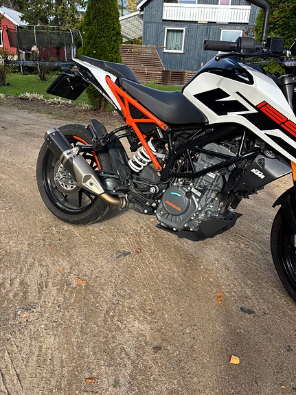 KTM 125 Duke 5 of 19