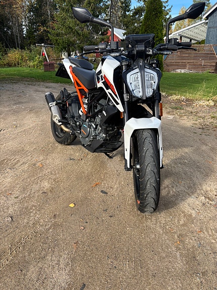 KTM 125 Duke 4 of 19