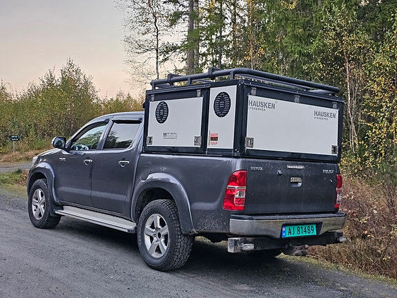 Toyota HiLux 3 of 8