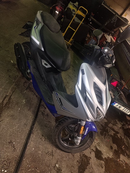Yamaha 50 Aerox 6 of 8