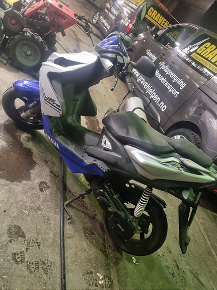 Yamaha 50 Aerox 4 of 8