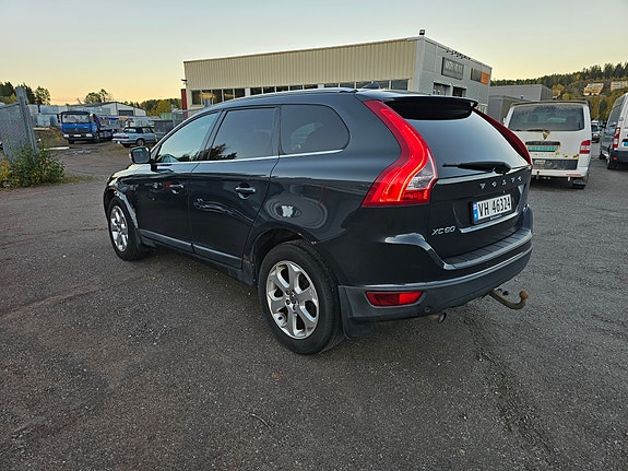 Volvo XC60 3 of 7