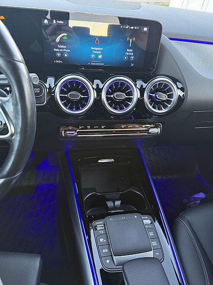 Mercedes-Benz EQA300 20 of 23