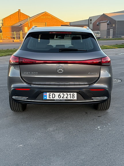 Mercedes-Benz EQA300 6 of 23