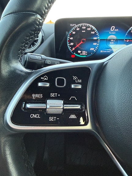 Mercedes-Benz EQA300 15 of 23