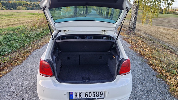 Volkswagen Polo 12 of 23