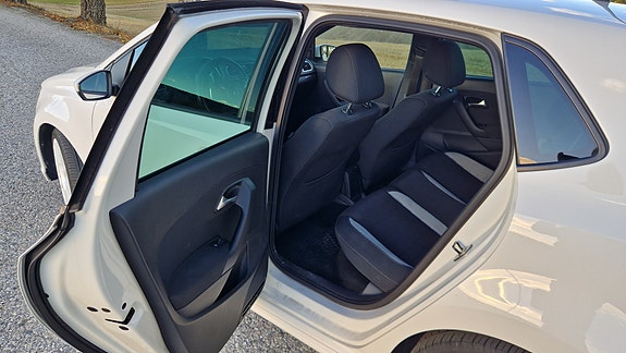 Volkswagen Polo 13 of 23