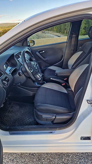 Volkswagen Polo 16 of 23