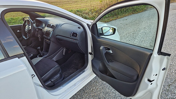 Volkswagen Polo 11 of 23