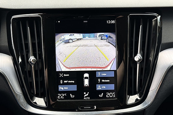 Volvo V60 Cross Country 18 of 22