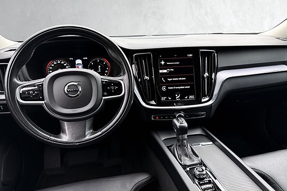 Volvo V60 Cross Country 14 of 22