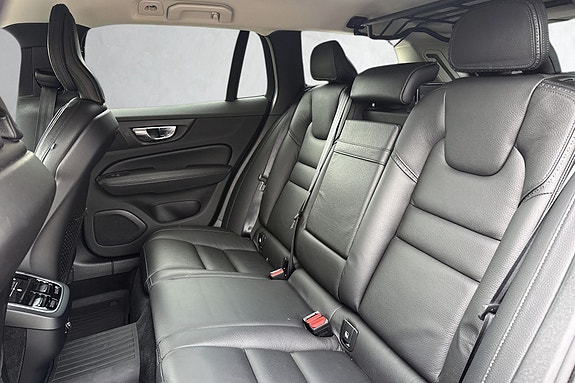 Volvo V60 Cross Country 11 of 22
