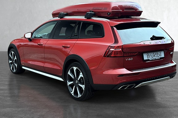 Volvo V60 Cross Country 7 of 22