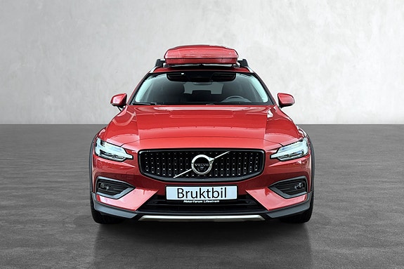 Volvo V60 Cross Country 2 of 22