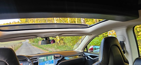 Tesla Model S 12 of 14