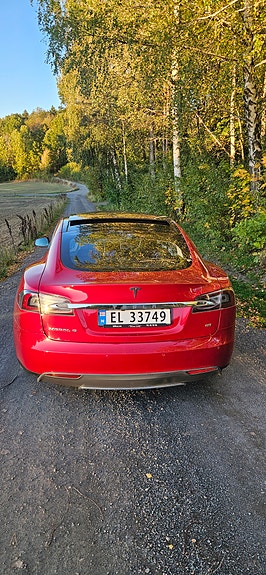 Tesla Model S 4 of 14