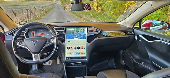 Tesla Model S 11 of 14