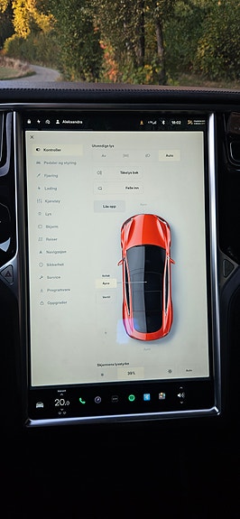 Tesla Model S 14 of 14
