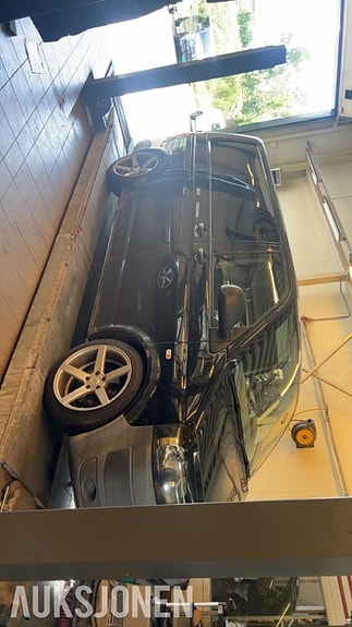 Volkswagen Transporter 9 of 16