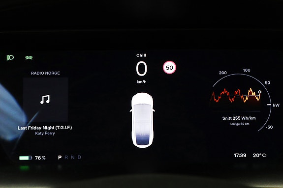 Tesla Model X 18 of 24
