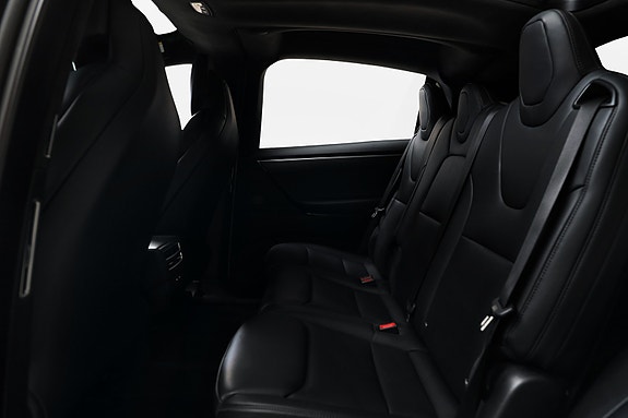 Tesla Model X 13 of 24