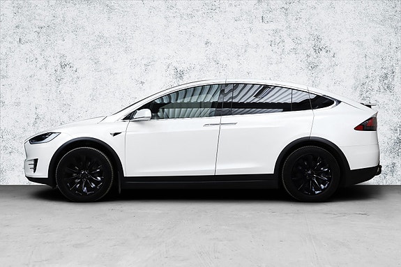 Tesla Model X 9 of 24