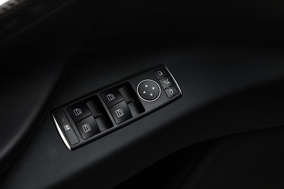 Tesla Model X 19 of 24
