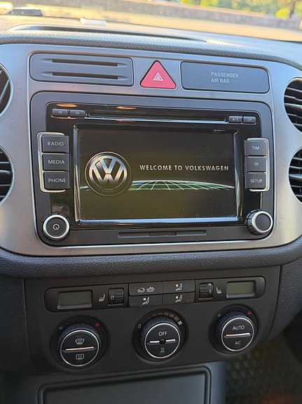 Volkswagen Tiguan 16 of 25