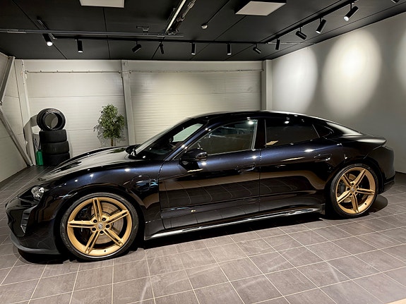 Porsche Taycan 4S 3 of 30