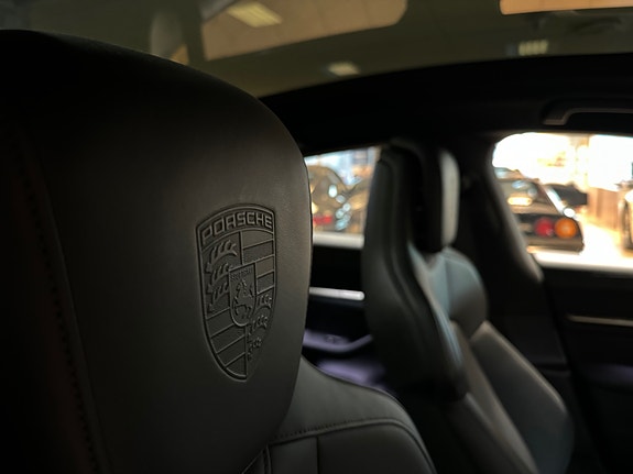 Porsche Taycan 4S 25 of 30