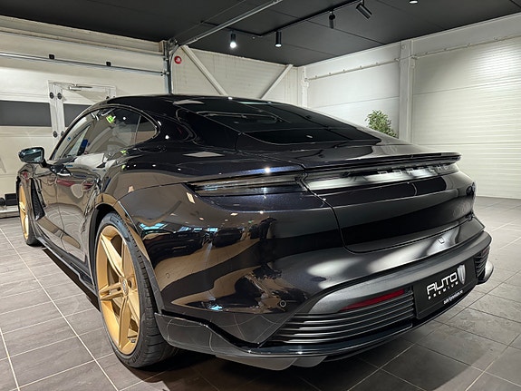 Porsche Taycan 4S 5 of 30