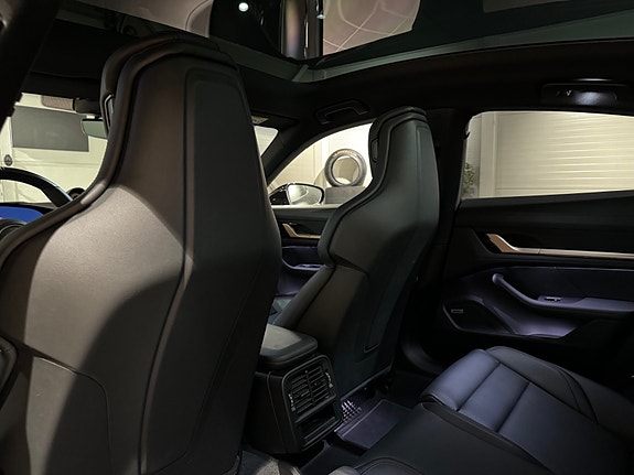 Porsche Taycan 4S 20 of 30