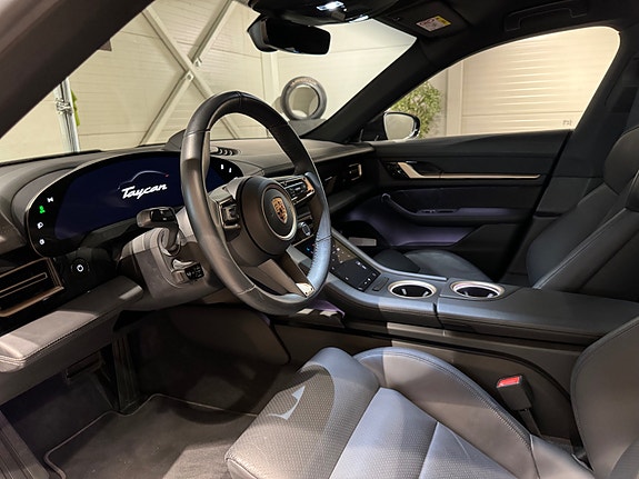 Porsche Taycan 4S 14 of 30