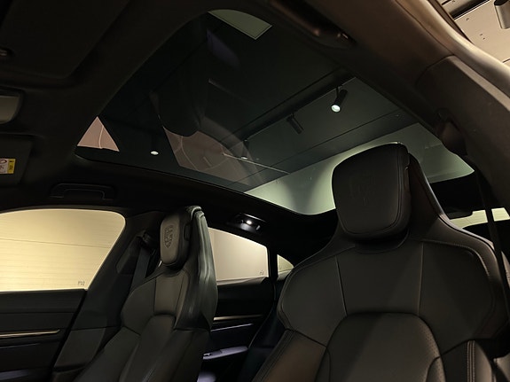 Porsche Taycan 4S 15 of 30