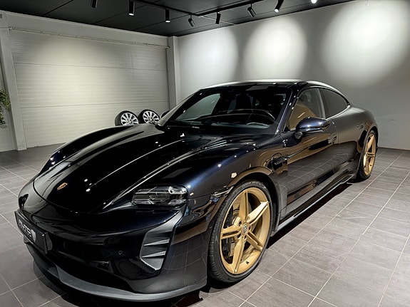 Porsche Taycan 4S 2 of 30