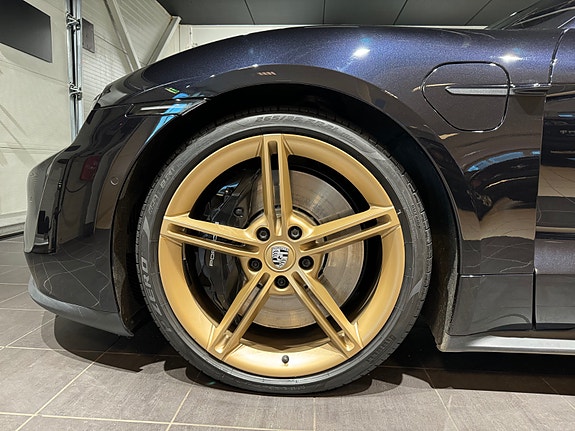 Porsche Taycan 4S 11 of 30