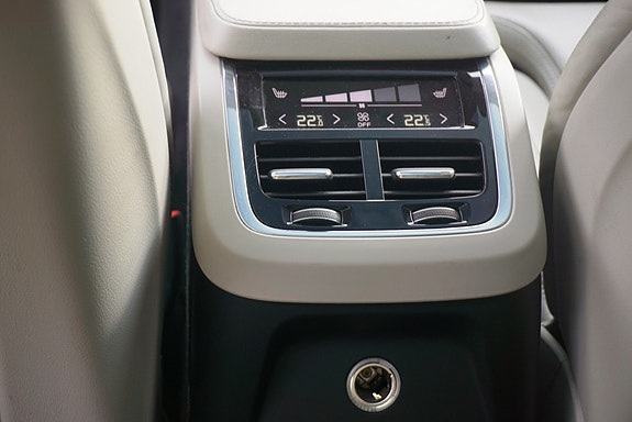 Volvo XC90 21 of 30