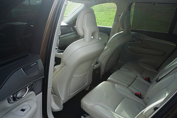 Volvo XC90 20 of 30